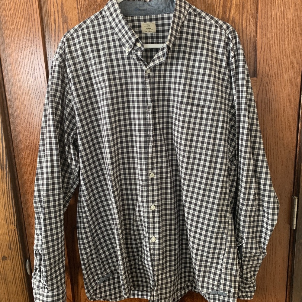 J. Crew Men’s long sleeve XL plaid button down